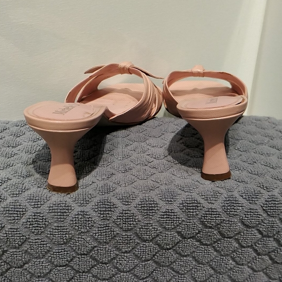 Shoes - Picture 7 of 8